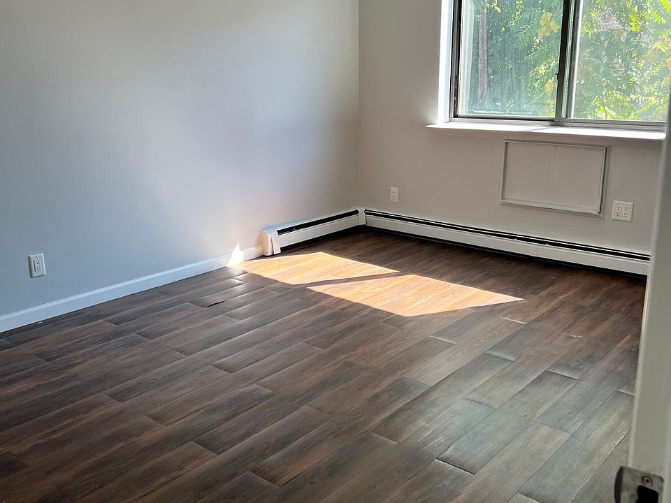 2nd image of 1007 Olmstead Ave #2