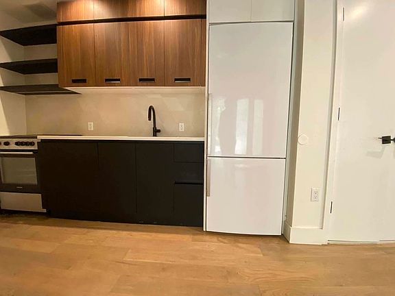 2nd image of 152 Manhattan Ave #3AA