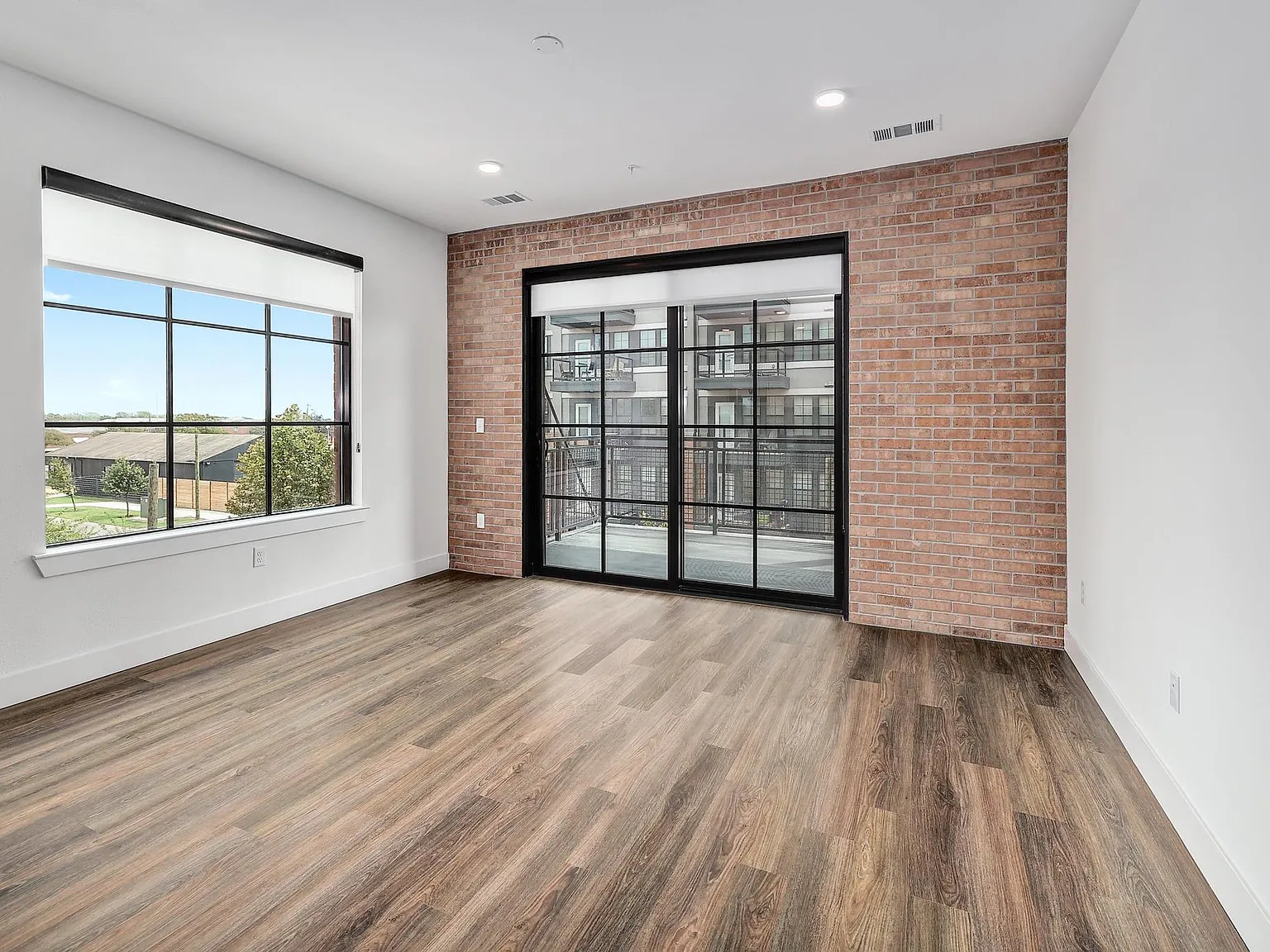 2 bed, 2.0 bath, 1075 sqft, $2,650 — Photo 3
