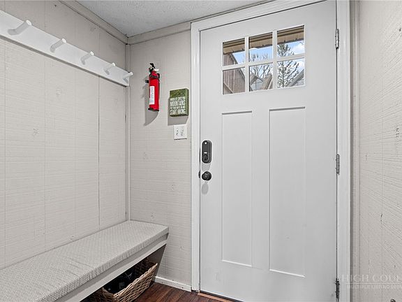 4th image of 220 Northridge Road #7