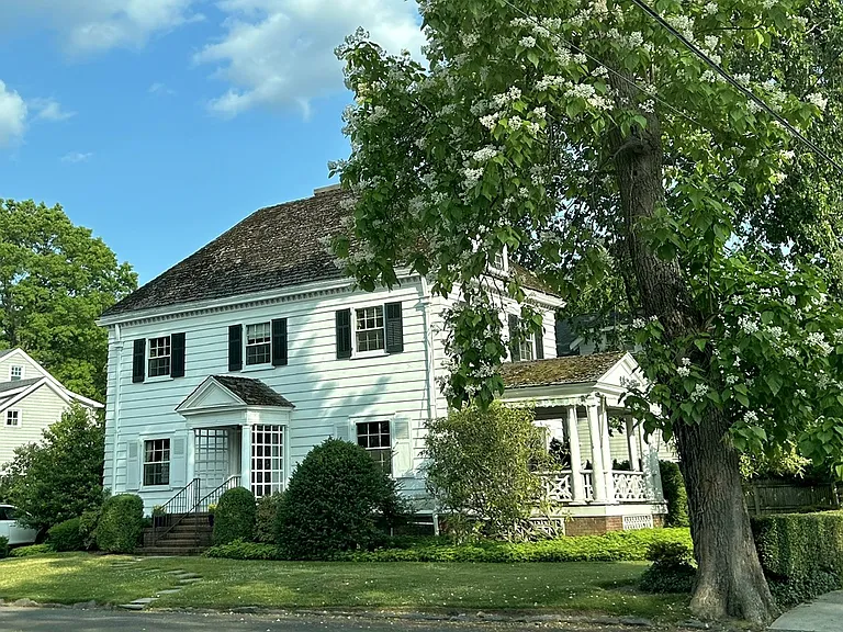 11 Maple Ave — Photo 1
