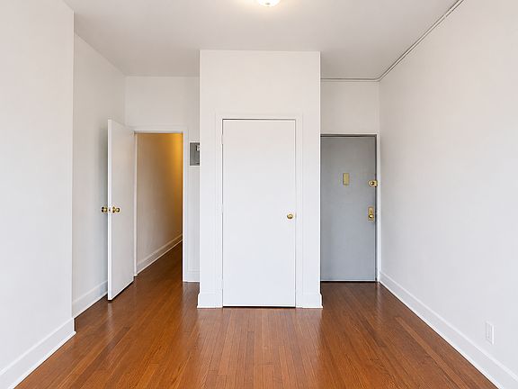 5th image of 311 Troutman St #1S
