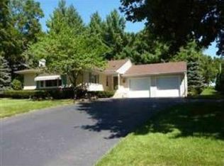 2310 W Memorial Dr, Janesville, WI 53548