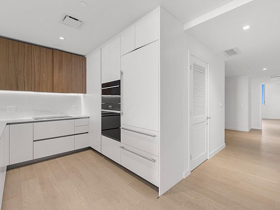 5th image of 1400 Biscayne Blvd #4003
