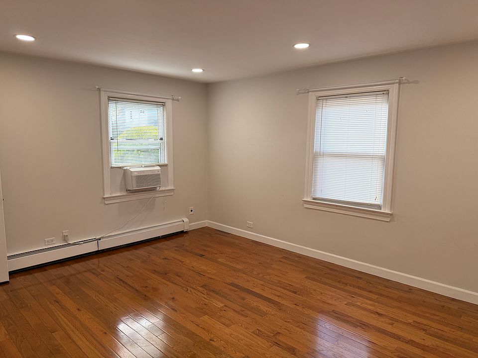 1st image of 520 Liberty Ave APT 1