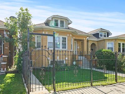 5335 W Oakdale Ave, Chicago, IL, 60641