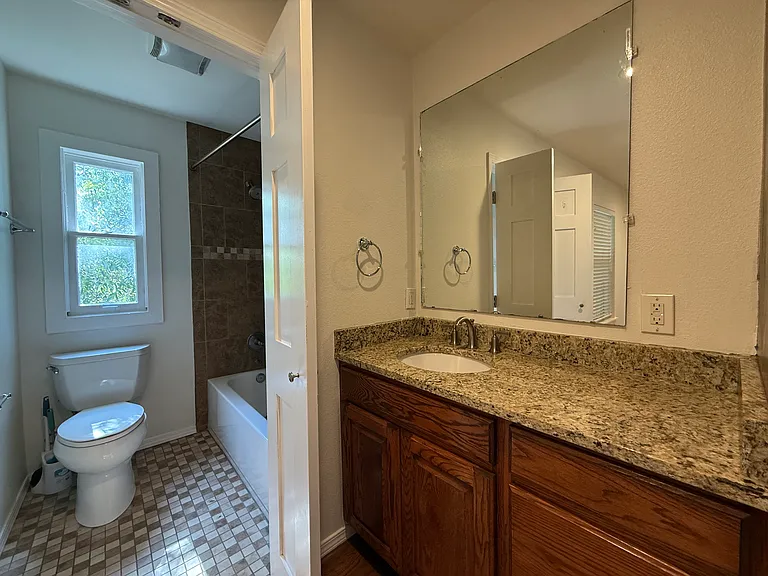 271 E Hollywood Ave #271 — Photo 12