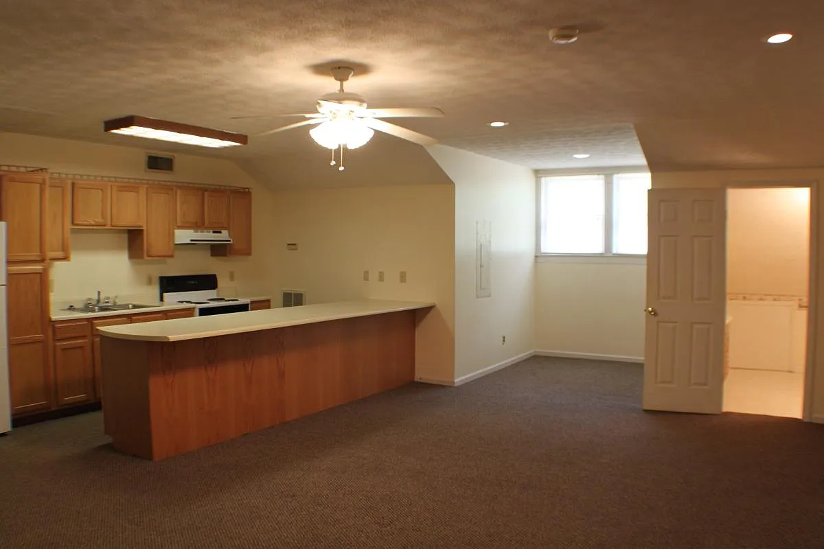 2 bed, $850 — Photo 2