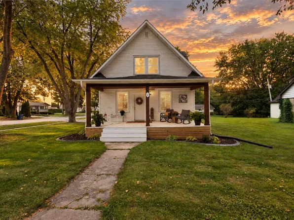 2 S Western Ave, Deerfield, WI 53531