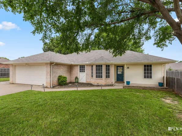 519 Charlotte Ave, Burkburnett, TX 76354