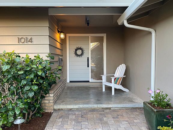 5th image of 1014 Gloucester Ct