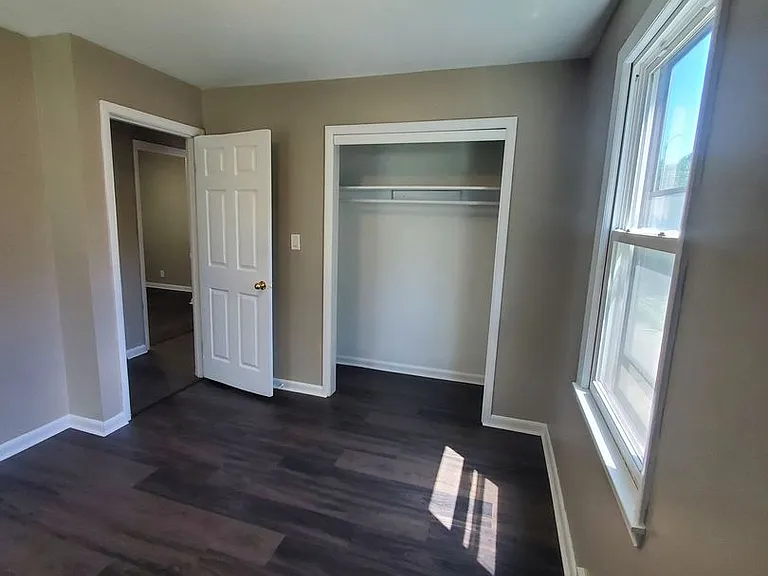4605-4607 W. Villard Ave. (Duplex) — Photo 9