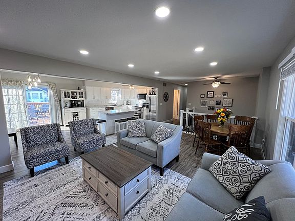 2nd image of 807 College Park Dr