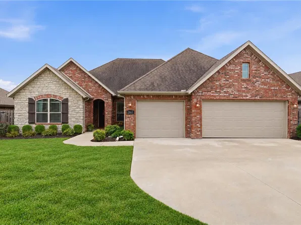 2861 W Featherock Way, Fayetteville, AR 72704