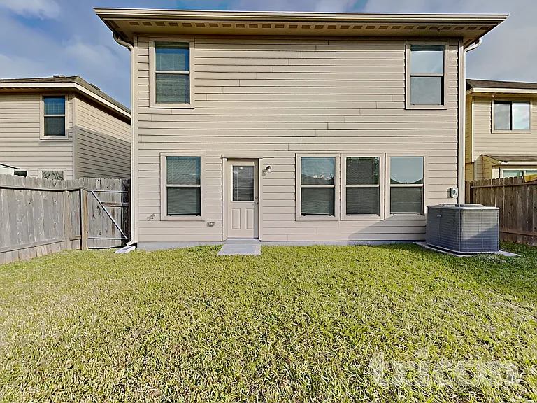 9215 Dewberry Blossom Ln — Photo 23