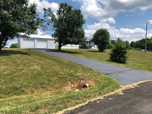 2nd image of 85 Country Ct
