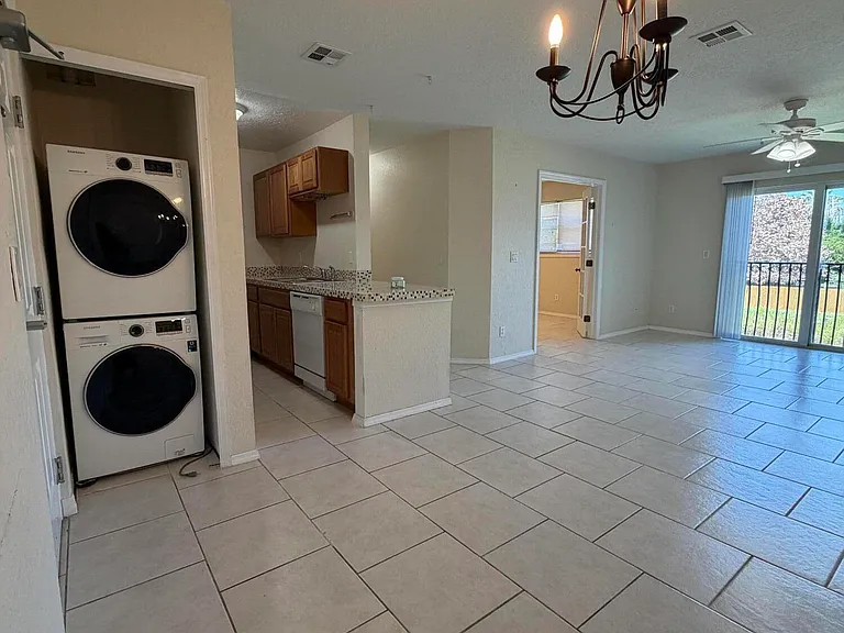 220 Columbia Dr #31 — Photo 2