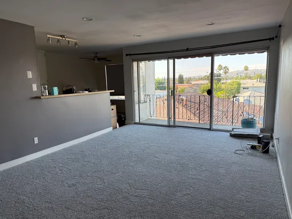 372 Carroll Park E APT 405, Long Beach, CA 90814