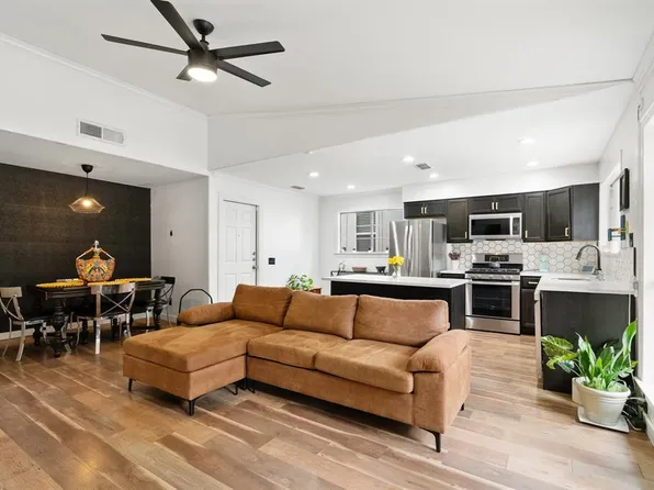 7303 Lunar Dr, Austin, TX 78745