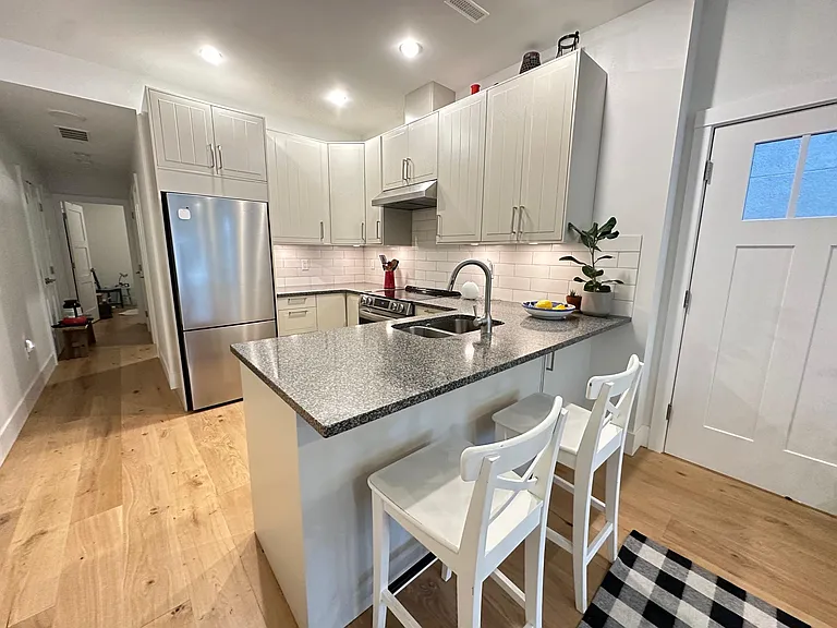 15536 Columbia Ave #15536 — Photo 7