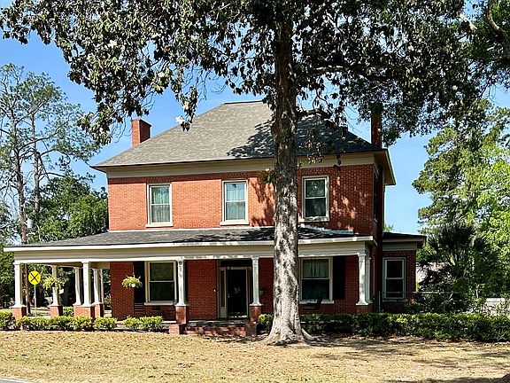 3rd image of 300 N Highland Rd