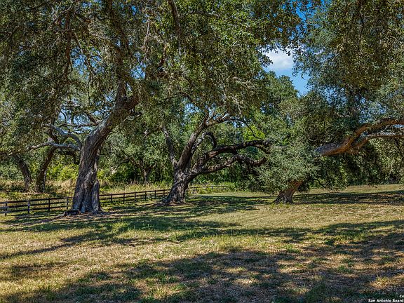 5th image of 5450 Mazurek