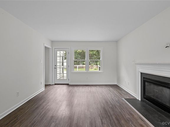 3rd image of 5605 Stone Lake Dr