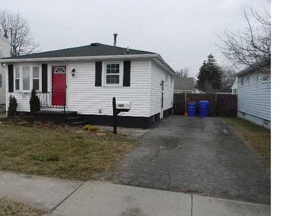 2nd image of 160 Bellwood Ave