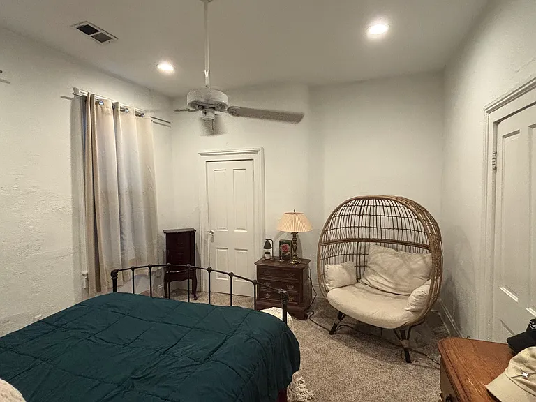 888 1/2 City Park Ave #1/2 — Photo 7