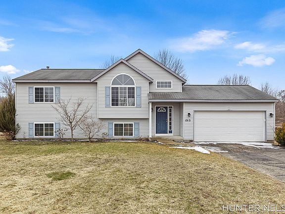 2nd image of 1212 S Hill Dr NW