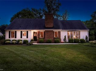 46 Clairhaven Rd, Hudson, OH 44236