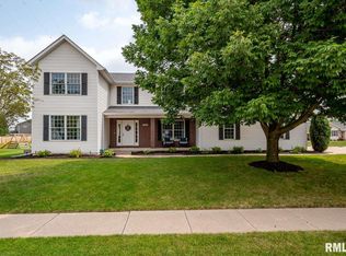 2003 Streamside Dr, Bettendorf, IA 52722