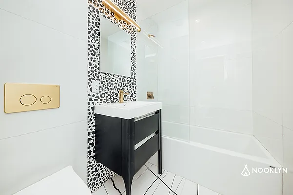 Rented by Nooklyn NYC LLC | media 10