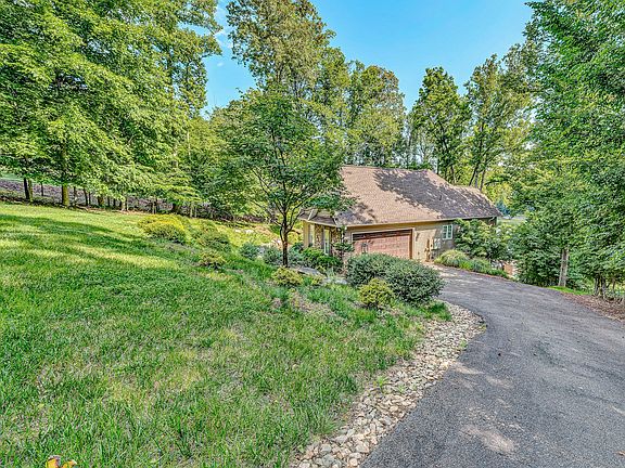 2nd image of 1617 Walnut Run Dr