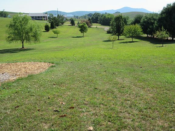2nd image of 415 Breezy Estates Dr