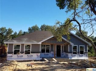 402 Stagecoach Dr, Canyon Lake, TX 78133