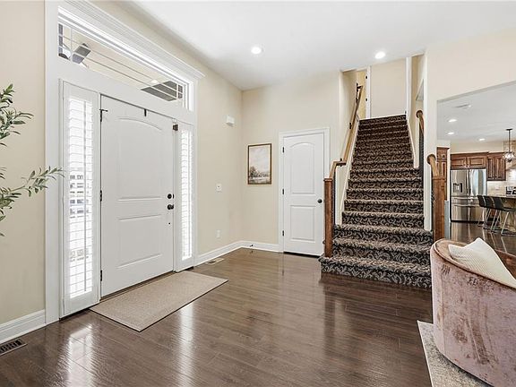 5th image of 12616 Charlotte St