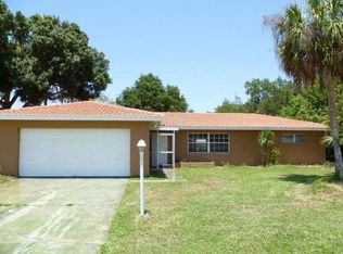 903 Willow Dr, Lehigh Acres, FL 33936