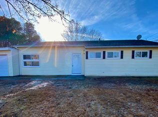 73 Greenwood Rd, Windsor Locks, CT 06096