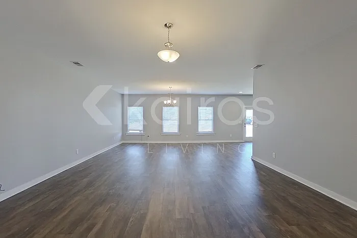 3 bed, 2.0 bath, 1801 sqft, $1,595 — Photo 2