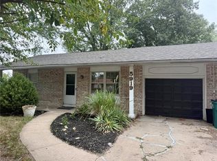 5919-5921 Pflumm Rd, Shawnee, KS 66216