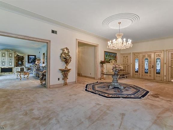 4th image of 130 Highland Ave
