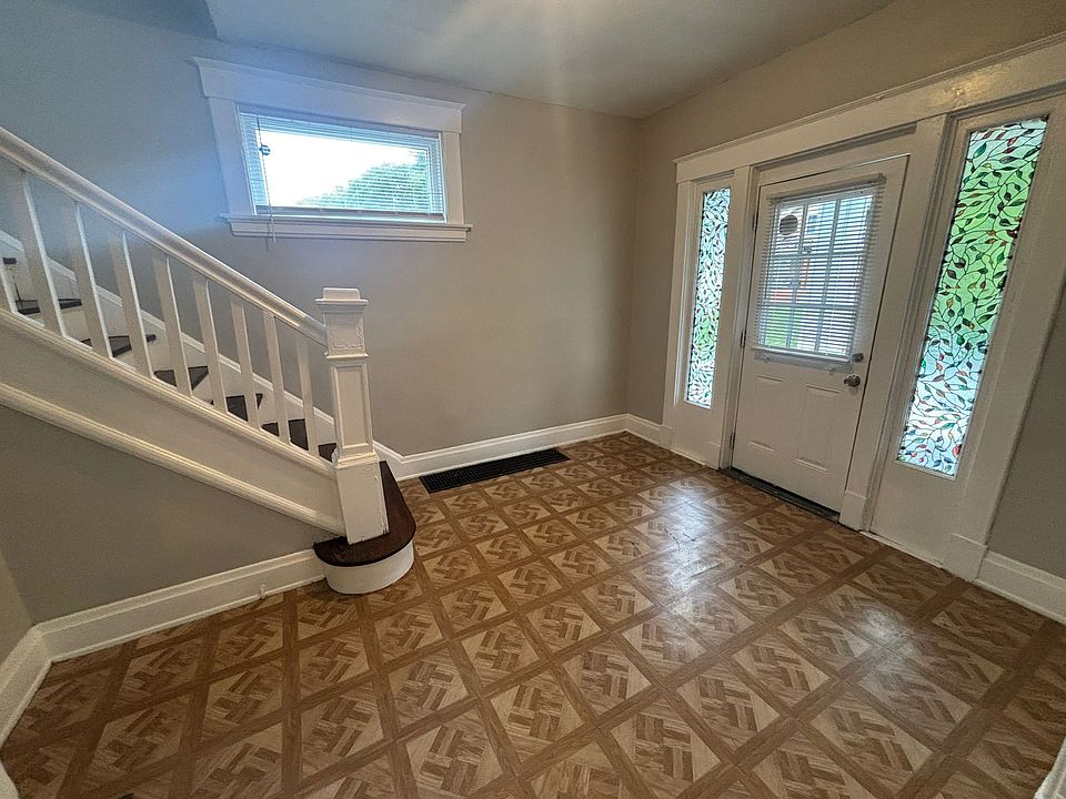 Large inviting entryway