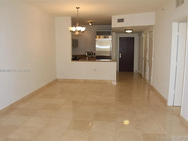 16275 Collins Ave — Photo 27