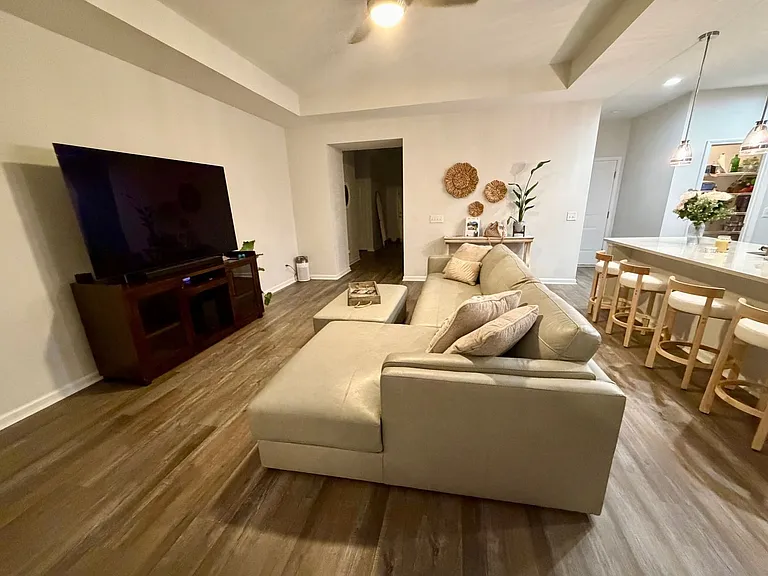 84 Flagstaff Ln — Photo 9