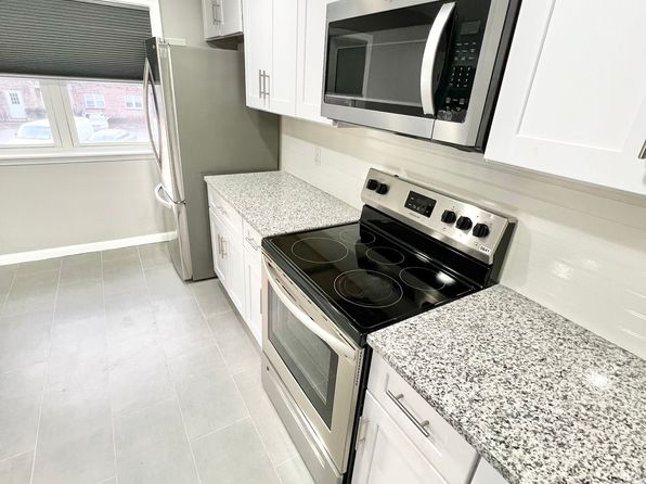 5861-5867 Poplar Hall Drive Cres #B16