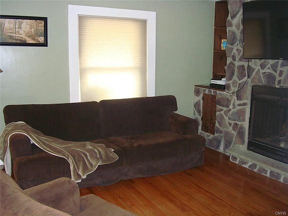5th image of 92 Syracuse St
