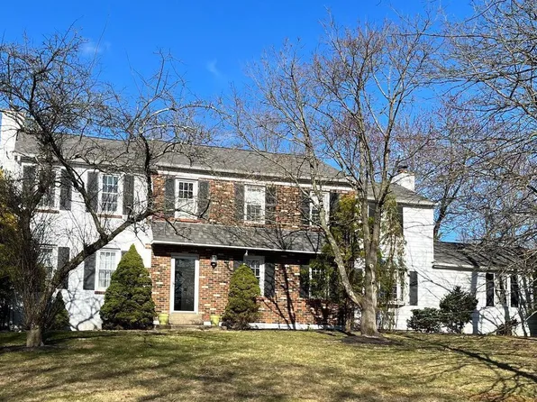1027 Keystone Dr, Sellersville, PA 18960