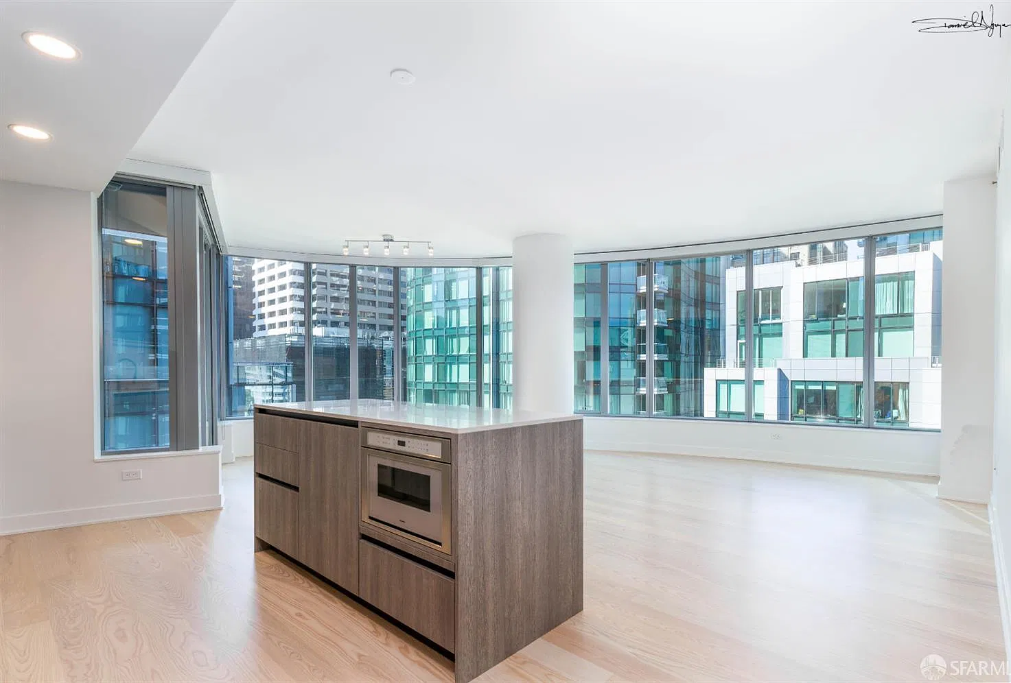 2 bed, 2.0 bath, 1379 sqft, $9,250 — Photo 2