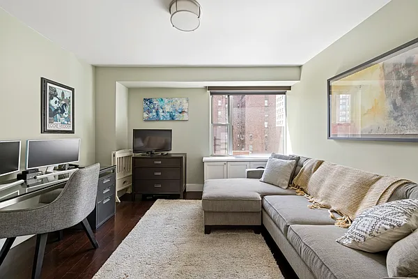 Sold by Douglas Elliman | media 18